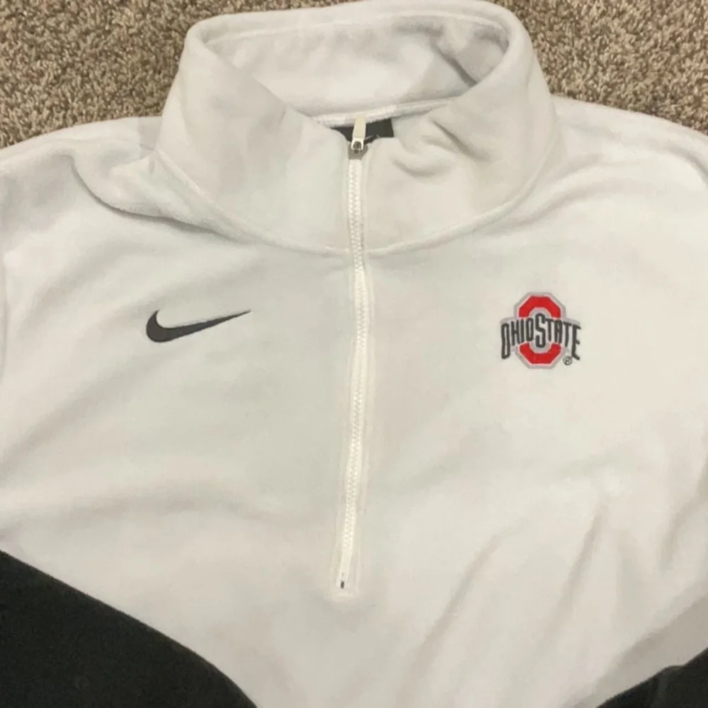 Ohio State fleece. Super warm. Pet and smoke free home. Offers welcome. - Picture 2 of 4